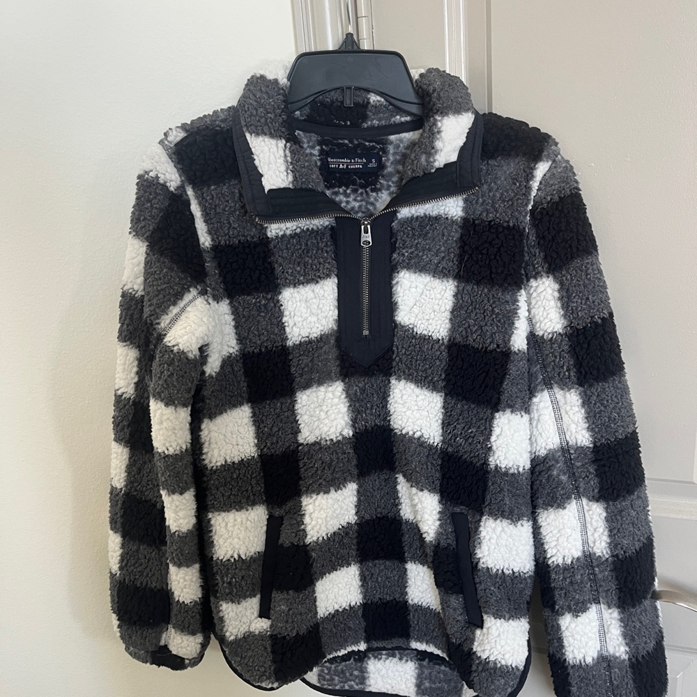 A&F Black and White Plaid Sherpa fleece